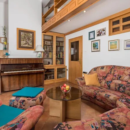 Magda With A Parking Space And Sea View * Rijeka