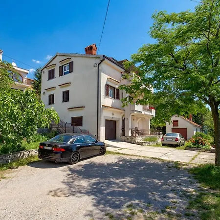 Magda With A Parking Space And Sea View 아파트 *