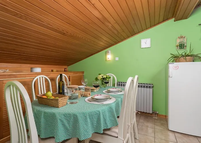 Magda With A Parking Space And Sea View Apartment